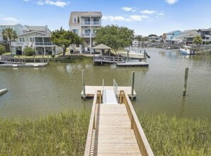 Exterior - Beautiful views canal house with a boat dock and a short walk to the beach.  (Holden Beach)