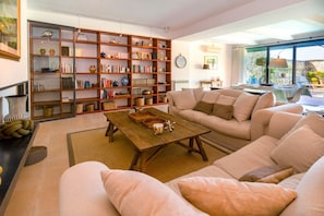 Books, stereo, offices