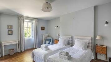 5 間睡房、熨斗/熨衫板、上網、床單