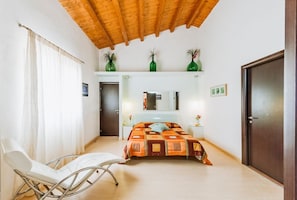 6 chambres, fer et planche à repasser, accès Internet, draps fournis