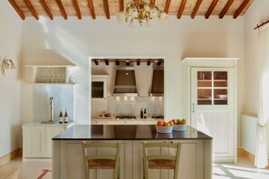 Geschirrspüler, Hochstuhl