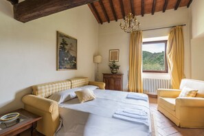 8 Schlafzimmer, Bügeleisen/Bügelbrett, Internetzugang, Bettwäsche