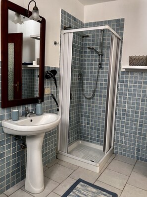 Vasca, bidet, asciugamani