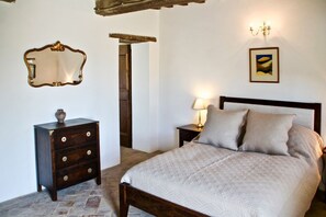 5 Schlafzimmer, Bügeleisen/Bügelbrett, kostenloses Internet, Bettwäsche