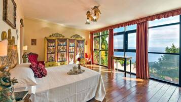 5 chambres, fer et planche Ă repasser, Internet gratuit, draps fournis