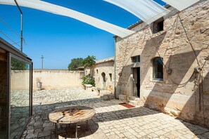 Terrace/patio - Casa Donnafugata - Five Bedroom Villa, Sleeps 11 (Ragusa)