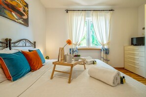 2 chambres, fer et planche à repasser, Wi-Fi, literie fournie