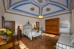 10 Schlafzimmer, Bügeleisen/Bügelbrett, WLAN, Bettwäsche