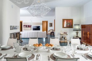 Dining - Villa Marettimo - Seven Bedroom Villa, Sleeps 14 (Culcasi)