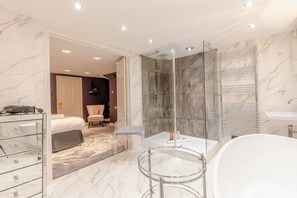 Bañera y secador de pelo