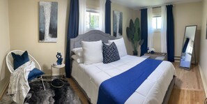 3 dormitorios, escritorio, tabla de planchar con plancha y cuna de viaje