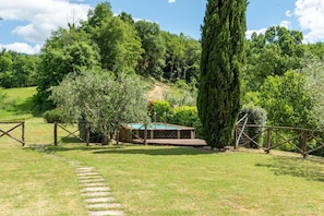 Property grounds - Villino Lepre - One Bedroom Villa, Sleeps 3 (Reggello)