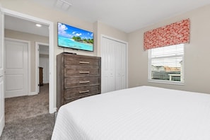 6 habitaciones, tabla de planchar con plancha, wifi y ropa de cama