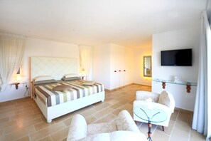 4 bedrooms, iron/ironing board, Internet, bed sheets