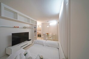 5 habitaciones, tabla de planchar con plancha, internet y ropa de cama 