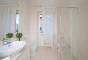 Haartrockner, Handtücher