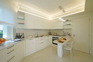 Dishwasher, highchair