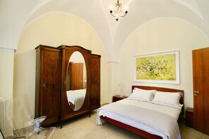 7 Schlafzimmer, Bügeleisen/Bügelbrett, kostenloses Internet, Bettwäsche