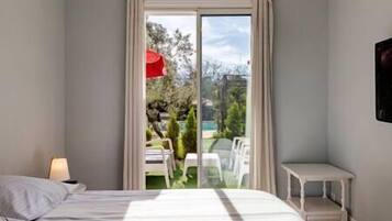 2 slaapkamers, een strijkplank/strijkijzer, reisbedje, wifi