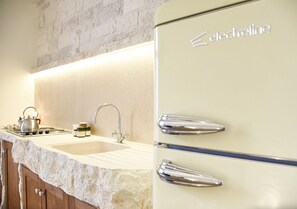 Dishwasher, highchair