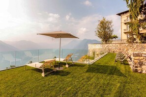 Terrace/patio - Villa Boffalora - Eight Bedroom Villa, Sleeps 14 (Pigra)