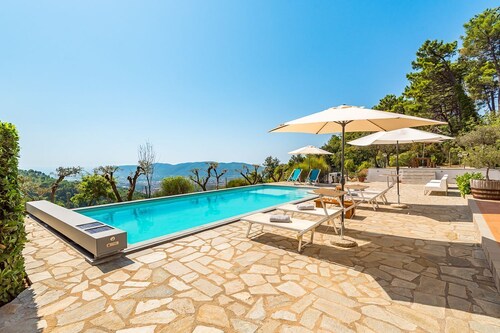 Casa Cardoso - Three Bedroom Villa, Sleeps 10