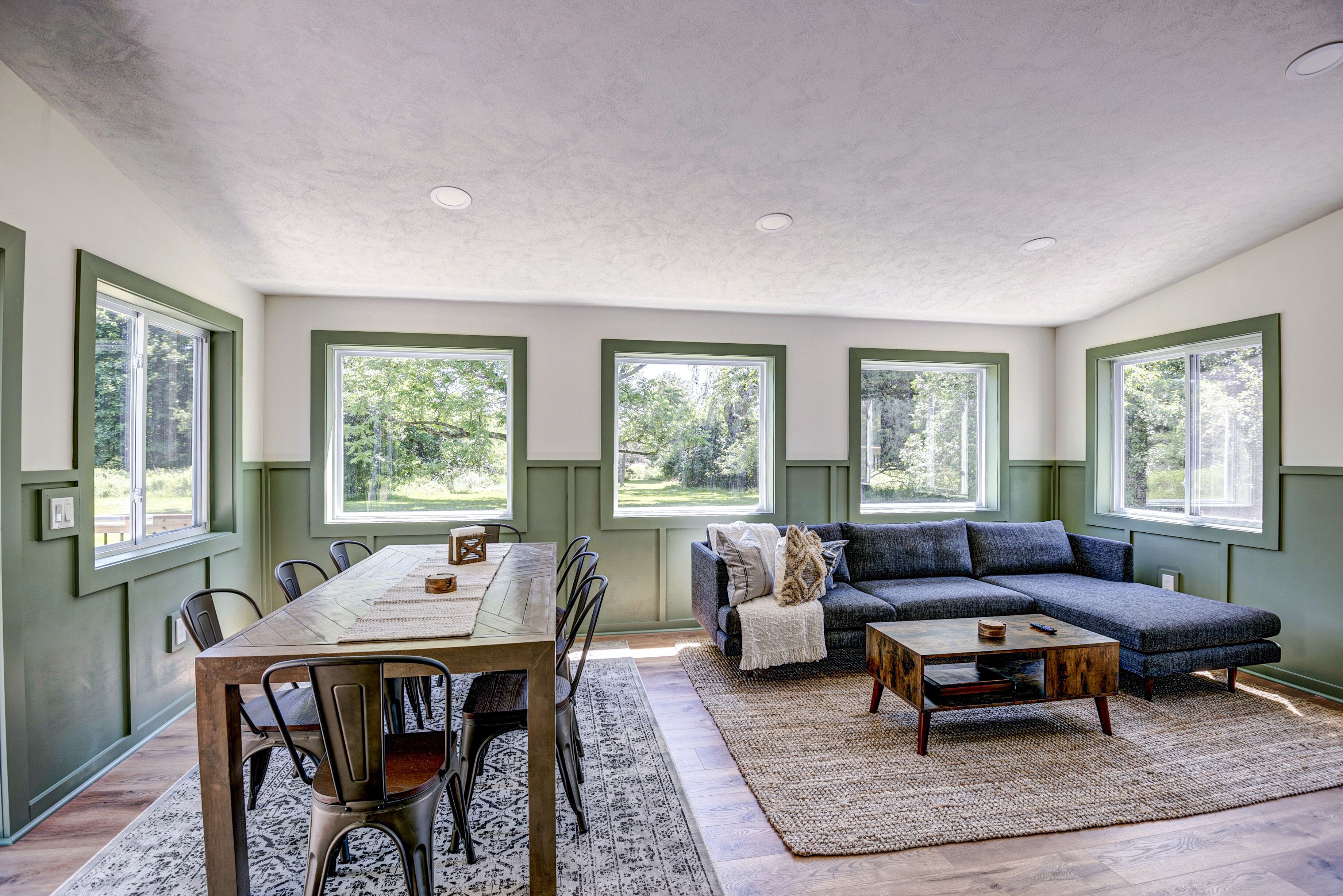 1mi to Village | Swing | 2 Living Rooms | Farmhouse