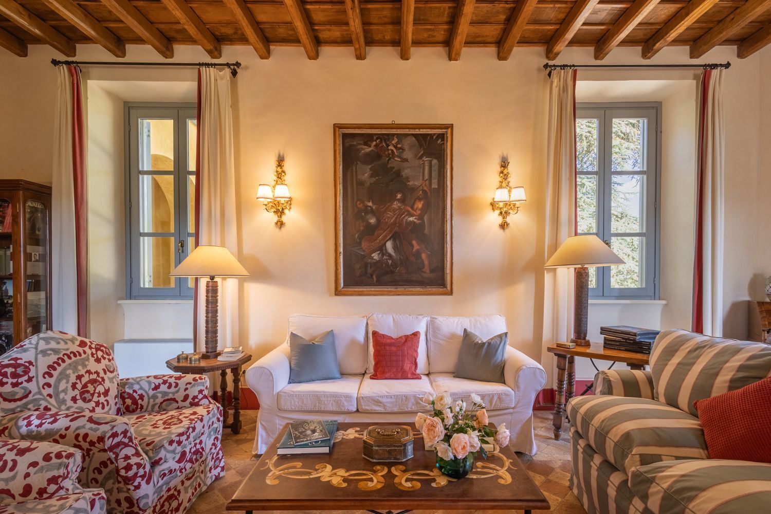 电视、壁炉、DVD 播放器、乒乓球