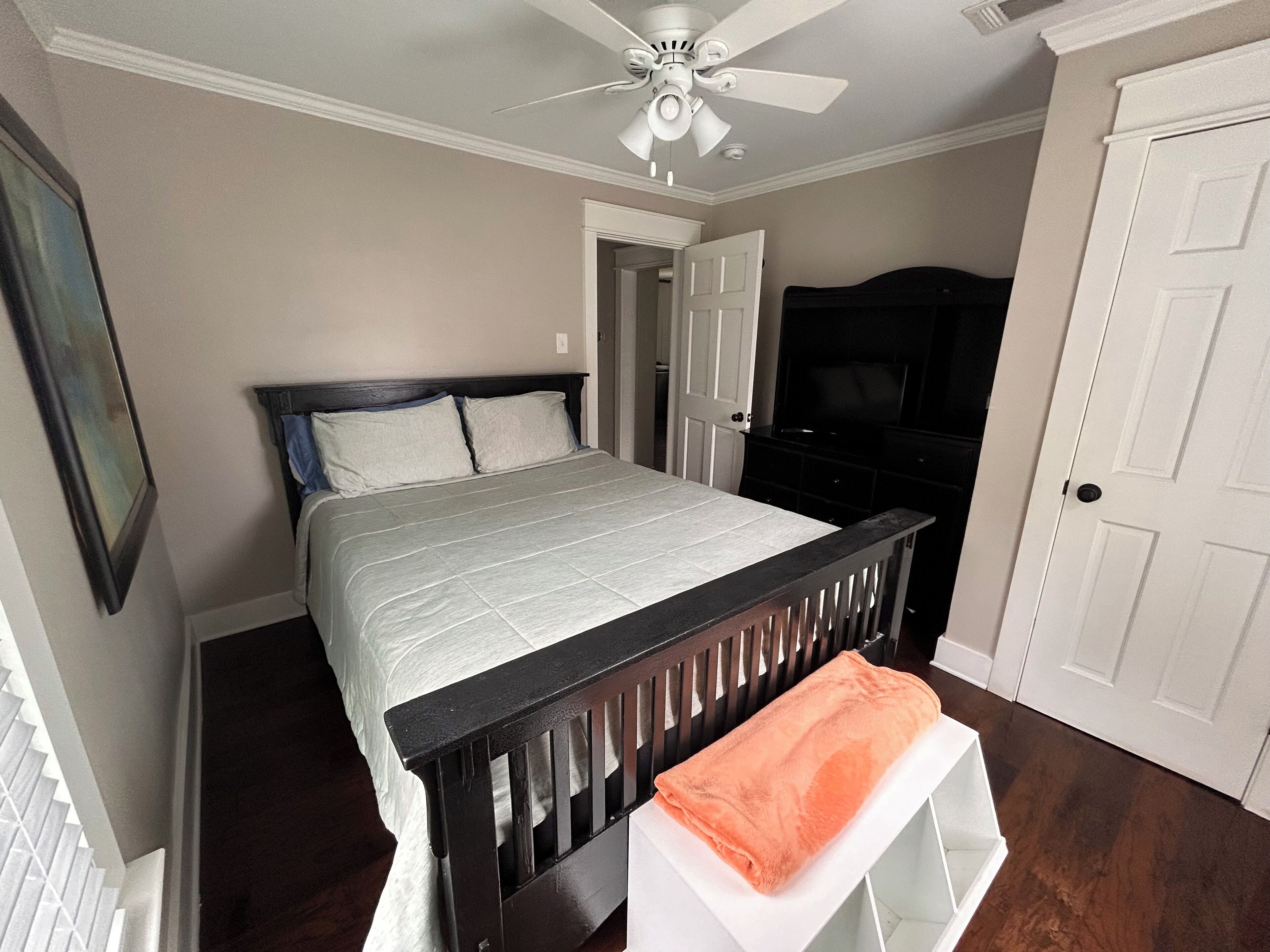 2 chambres, fer et planche à repasser, Wi-Fi gratuit, draps fournis