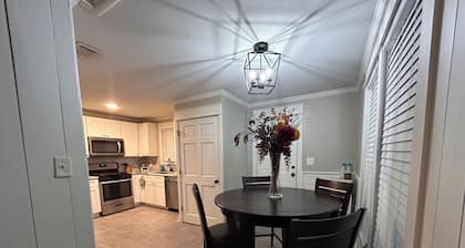 ✦ Charming Cottage Home in Historic District near SoMa ✦