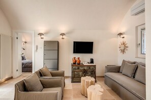 TV - Trulli Donnagaro - Three Bedroom Villa, Sleeps 6 (Ostuni)