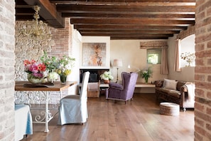 Interior - Villa Almirena - Three Bedroom Villa, Sleeps 6 (Asolo)