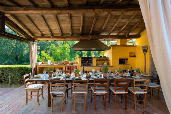 Outdoor dining