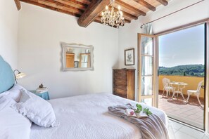 5 Schlafzimmer, Bügeleisen/Bügelbrett, kostenloses Internet, Bettwäsche