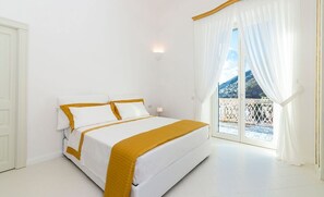 4 bedrooms, iron/ironing board, Internet, bed sheets - Villa Del Piano - Four Bedroom Villa, Sleeps 8 (Amalfi)