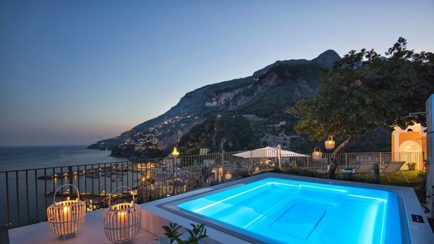 A rooftop pool with a view of the sea and a mountainous landscape. - Villa Del Piano - Four Bedroom Villa, Sleeps 8 (Amalfi)