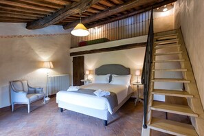 8 chambres, fer et planche à repasser, accès Internet, draps fournis