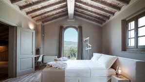 Unclassified image, 5 of 49, button - I Tebaldi - Eight Bedroom Villa, Sleeps 18 (Reggello)