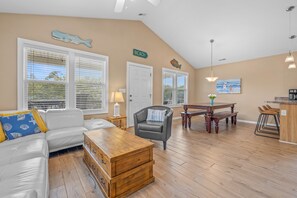 智能电视、乒乓球