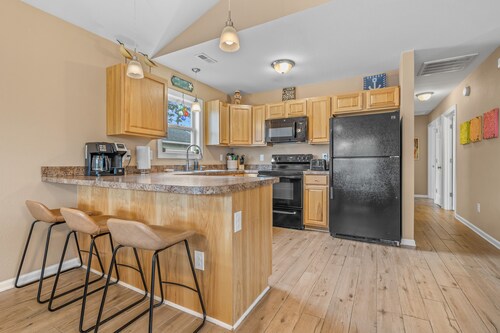 Plan your OBX trip - prime Kill Devil Hills location!