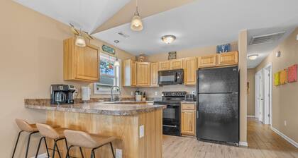 Plan your OBX trip - prime Kill Devil Hills location!