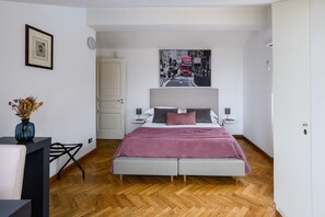 8 habitaciones, tabla de planchar con plancha, wifi y ropa de cama