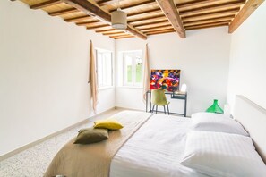 5 Schlafzimmer, Bügeleisen/Bügelbrett, Internetzugang, Bettwäsche