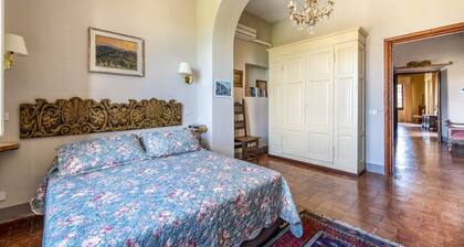 Torre La Marmora - Four Bedroom Villa, Sleeps 8