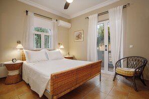3 bedrooms, travel crib, free WiFi, bed sheets