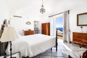 6 bedrooms, iron/ironing board, WiFi, bed sheets