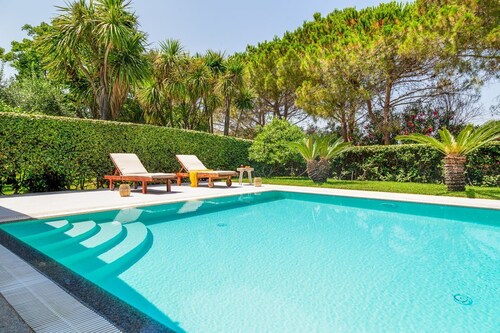 Domus De Acacia - Three Bedroom Villa, Sleeps 6