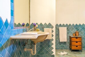 Haartrockner, Handtücher