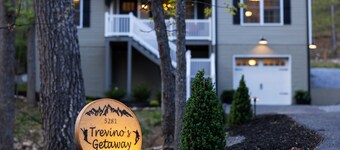 Inviting family home with hot tub & fire pit, minutes from resort activities