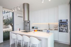 Geschirrspüler, Hochstuhl